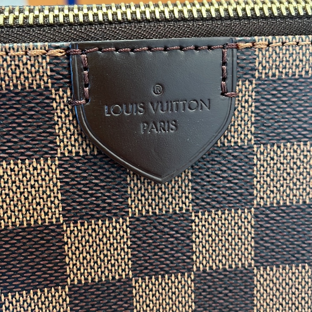 Louis Vuitton Damier Ebene Caissa MM - Picture 11 of 16